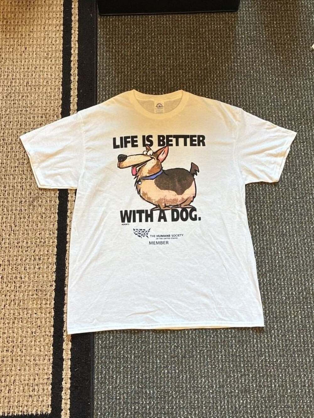 Life Is Better With A Dog Size L White Graphic T-Shirt Delta Pro Weight
